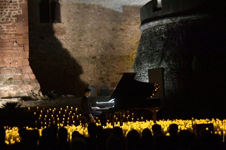 CandleLight - Castell de Castelldefels 12 Jul - Imagen 2