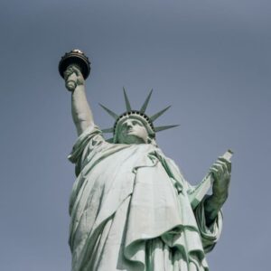 New York: VIP First Ferry Access Visita a la Estatua de la Libertad & Visita a Ellis Island