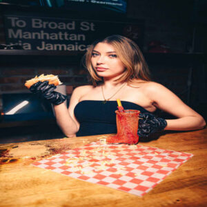 Glizzy Sundays en San Antonios – Perritos calientes gratis & Happy Hour NYC