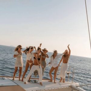 Barcelona Boat Party with 4 Drinks, DJ, and Top Club Entry