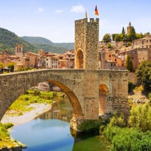 Tour Medieval en grupo reducido: Besalú, Castellfollit y Santa Pau desde Barcelona
