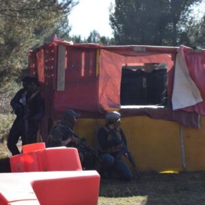 Airsoft – Experiencia realista – Inmersión en trincheras y conflictos históricos.