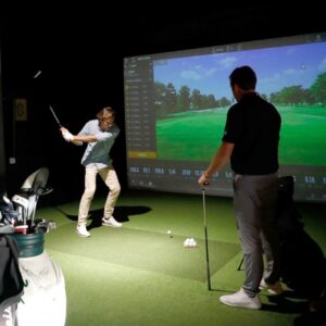 Una clase particular de golf en H0Rooftop en fin de semana