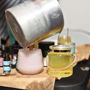 Experiencia de elaboración de velas «Spring Sip & Smell»
