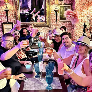 La aventura del bar clandestino: Un viaje picante por la Historia