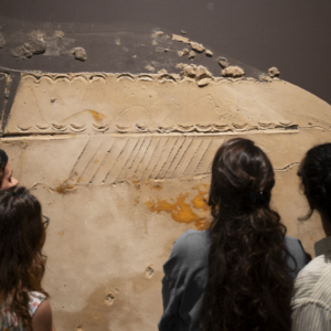 Visita las exposiciones del Museo Tàpies