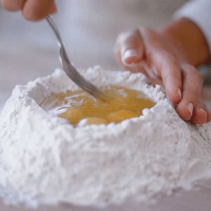 Italian Classics: Fettuccine Caseras y Panna Cotta en NYC - Imagen 3