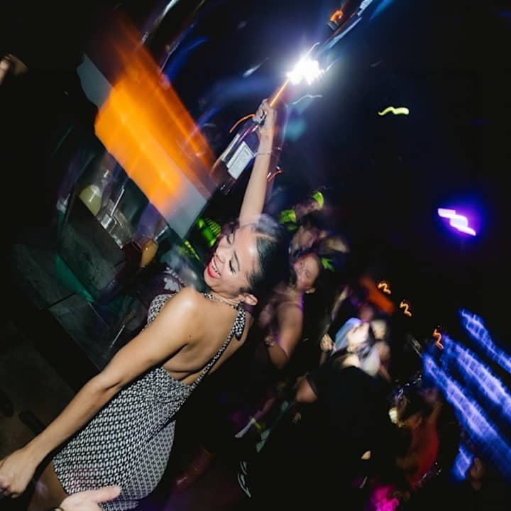 Ritmos: Parchados En Provenza - Fiesta de salsa colombiana, vallenato y reguetón - Imagen 4