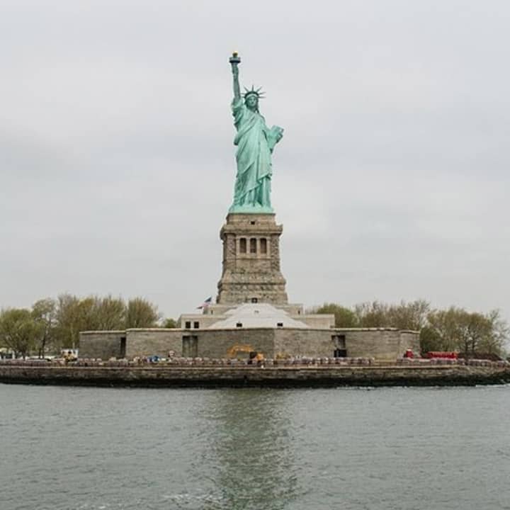 Crucero alrededor de la Estatua de la Libertad & Skyline de Manhattan - Imagen 4