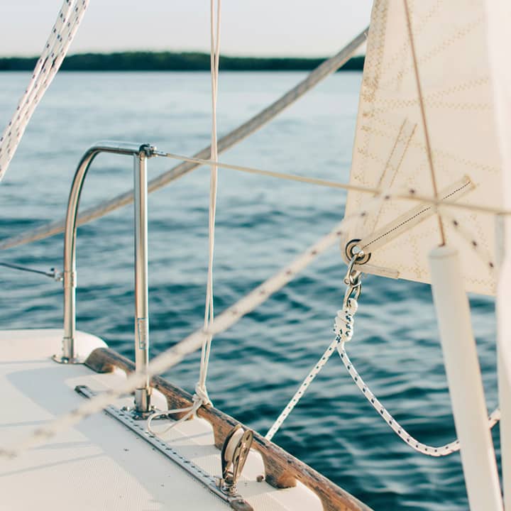 Barcelona Exclusivo: Grupo Privado en Velero de Lujo - 2 Horas Especiales al Atardecer - Imagen 2