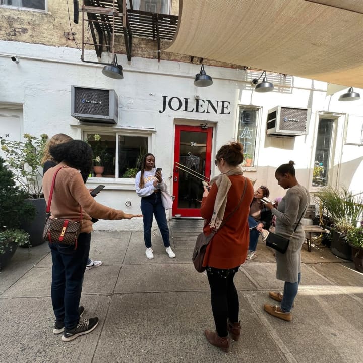 El juego de exploración al aire libre de Basquiat en el crudo Nueva York - Imagen 2