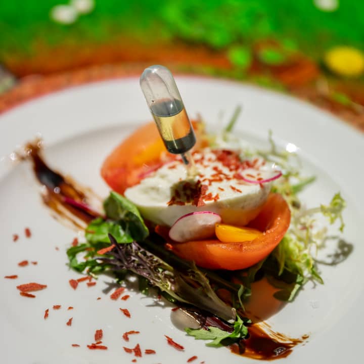 Cena experiencial - Le Petit Chef - Imagen 6