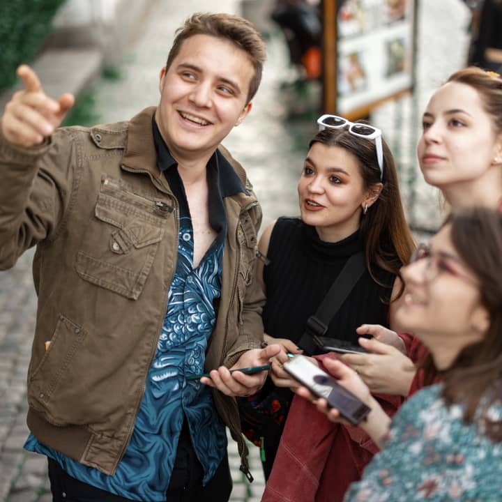 Seville’s Secret Society: An Outdoor Detective Game - Imagen 3