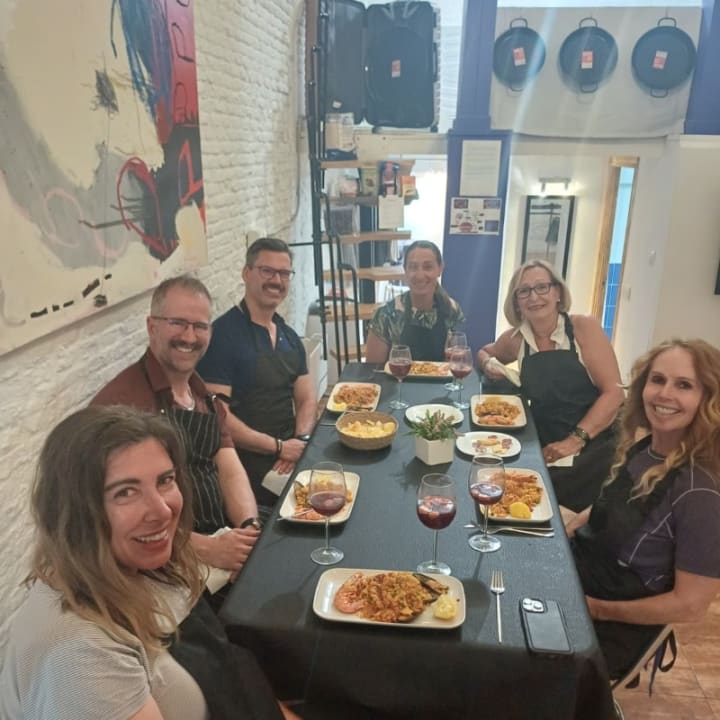 Paella cooking workshop in Madrid - Imagen 6