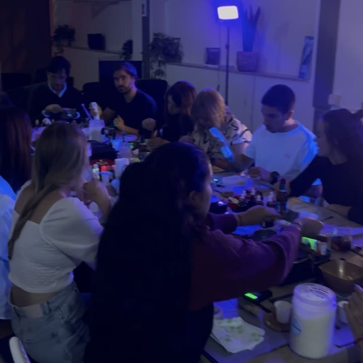 CandleLab: Taller de velas con bebida y picoteo - Imagen 12
