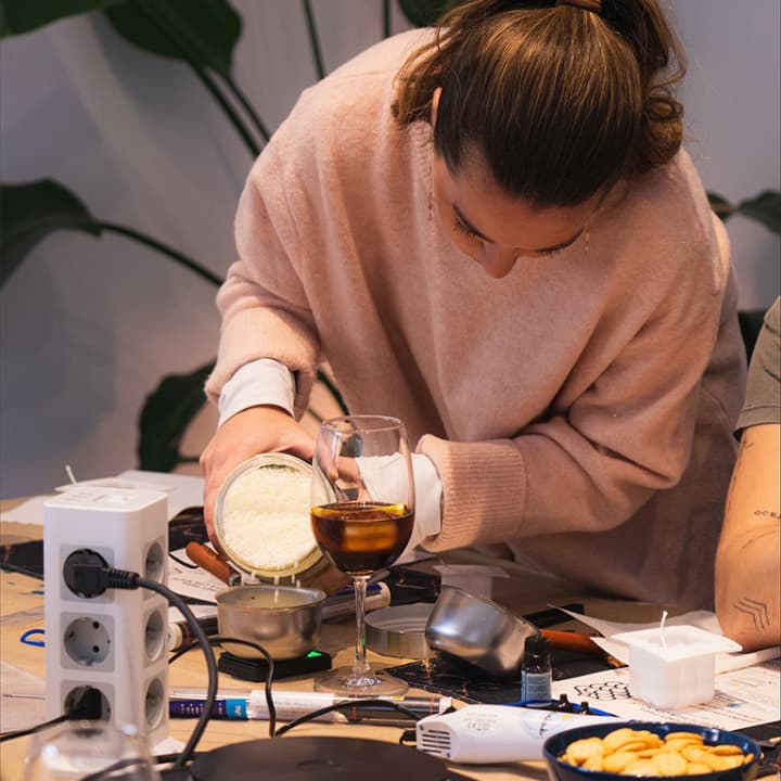 CandleLab: Taller de velas con bebida y picoteo - Imagen 4
