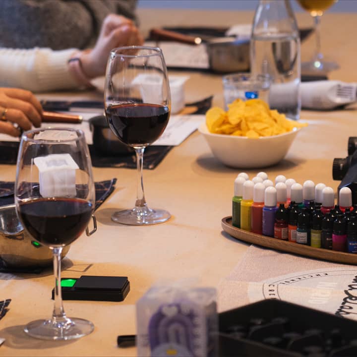 CandleLab: Taller de velas con bebida y picoteo - Imagen 3