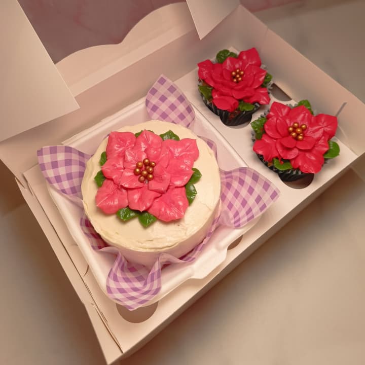 Pack dulce tarta bento y cupcakes de flores - Imagen 2