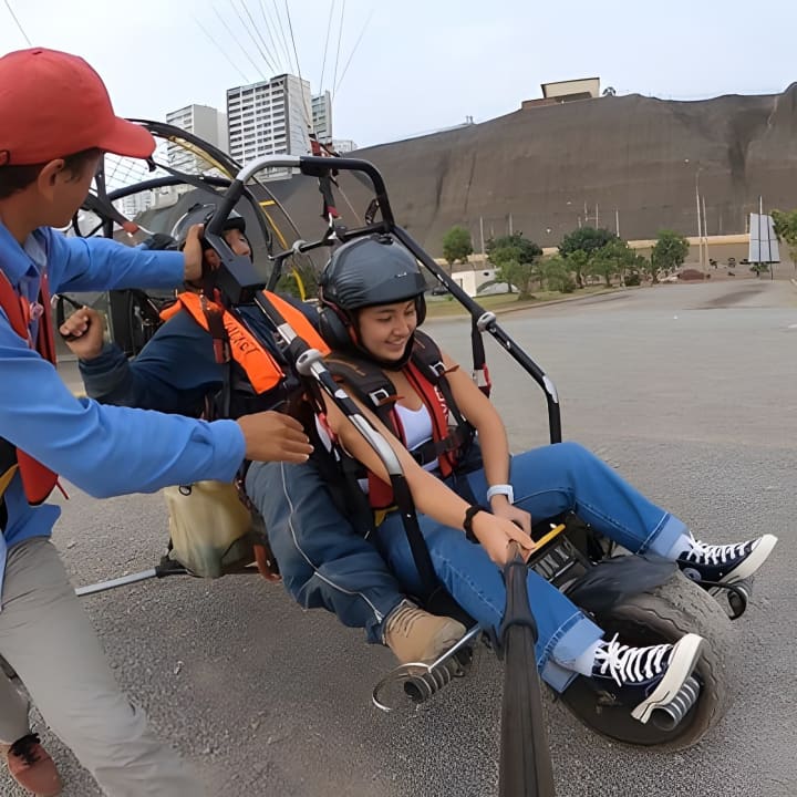 Vuelos en parapente sobre la Costa Verde de Lima - Imagen 8
