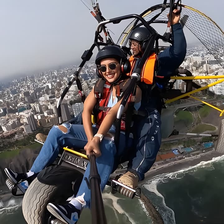 Vuelos en parapente sobre la Costa Verde de Lima - Imagen 2