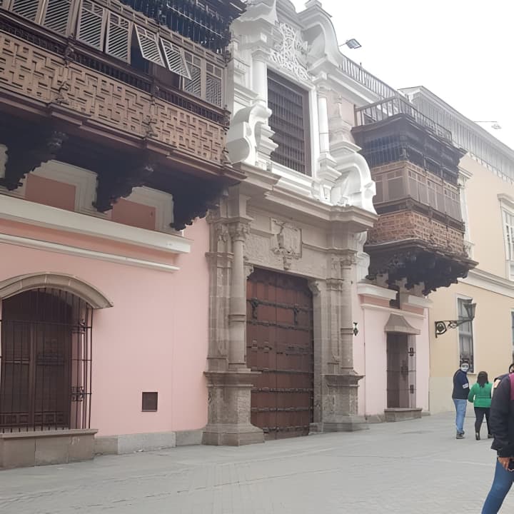Recorrido a pie de 3 horas por el casco antiguo de Lima y las Catacumbas - Imagen 8