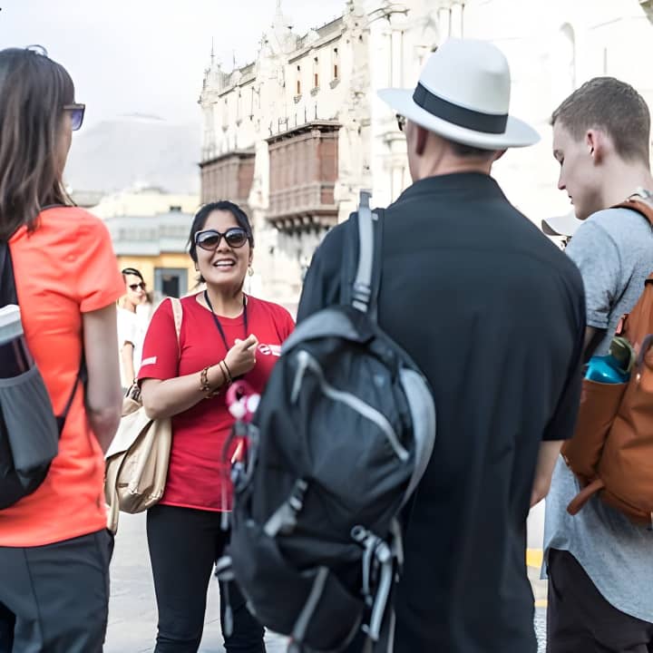 Paseo por Lima: Centro Histórico, Mercado y Monasterio - Imagen 3