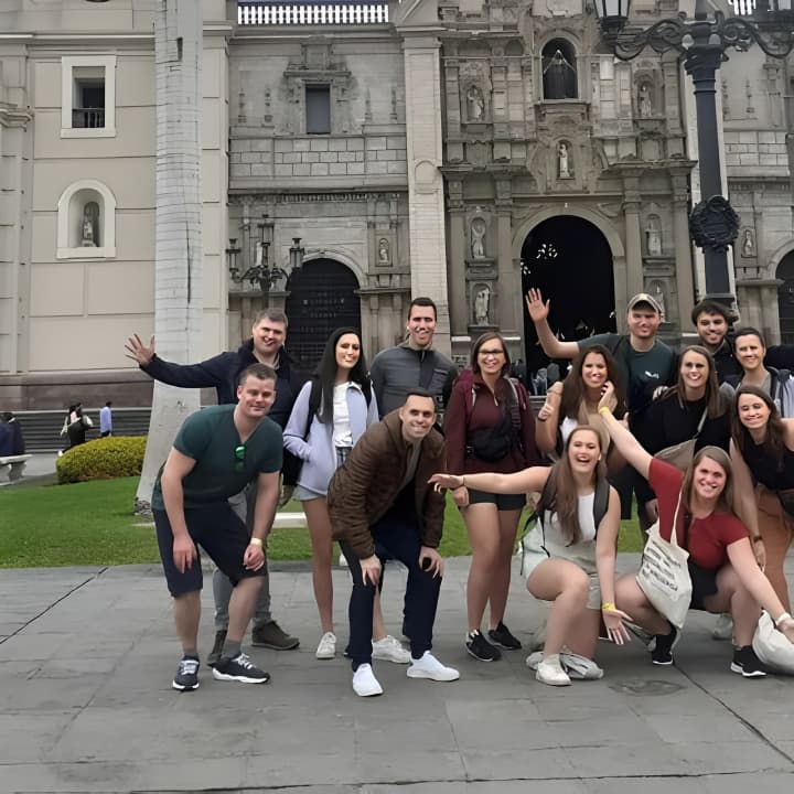 Visitando la Plaza de Armas de Lima - Imagen 11
