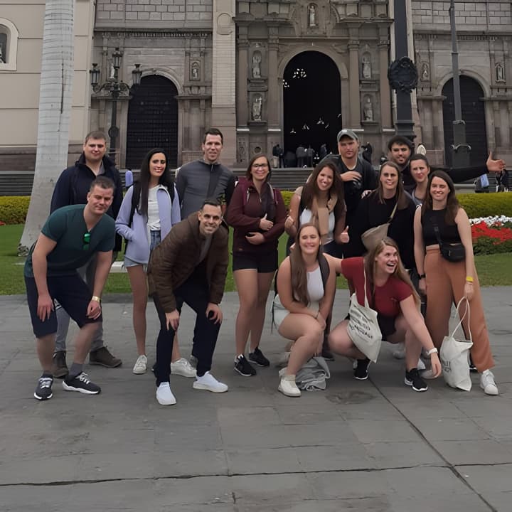 Visitando la Plaza de Armas de Lima - Imagen 12