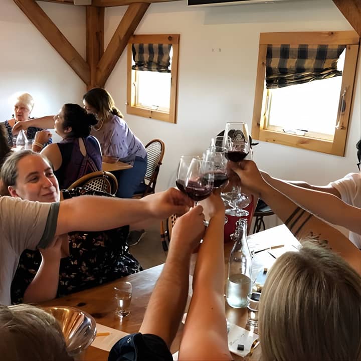 Excursión de un día completo a viñedos para catar vinos y comida en Long Island desde Nueva York - Imagen 7