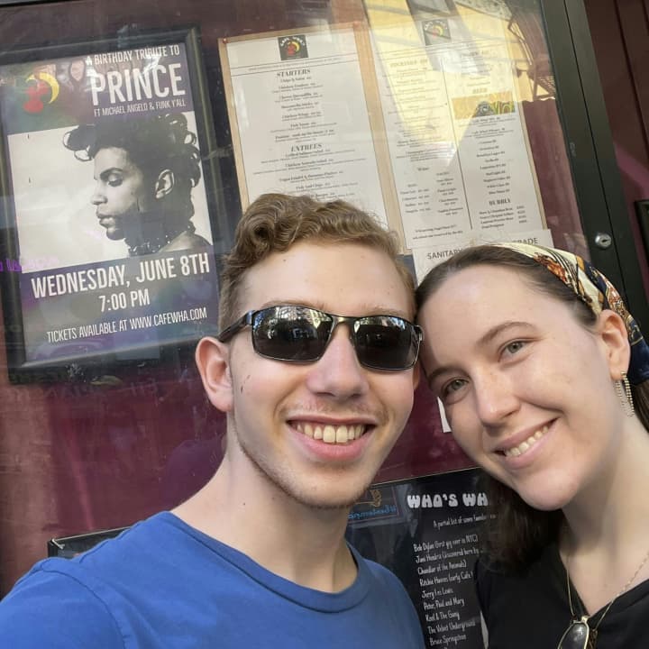 Sigue a Dylan & Streisand por Manhattan - Juego de exploración al aire libre - Imagen 3