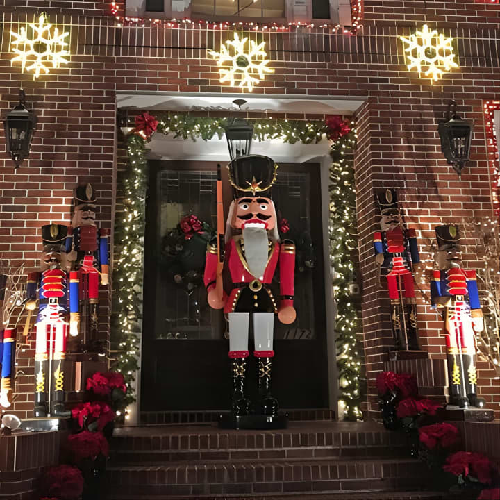 Recorrido a pie por las luces de Navidad de Brooklyn en Dyker Heights - Imagen 7