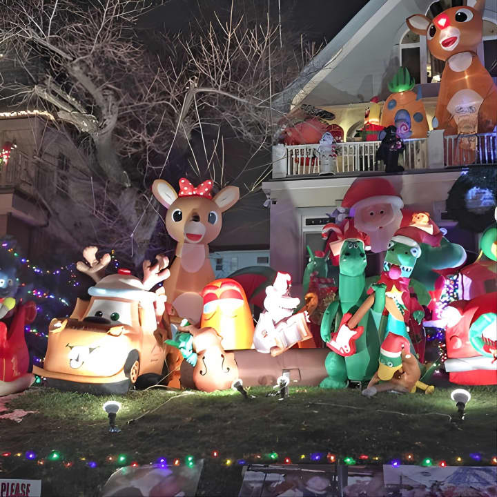 Recorrido a pie por las luces de Navidad de Brooklyn en Dyker Heights - Imagen 11