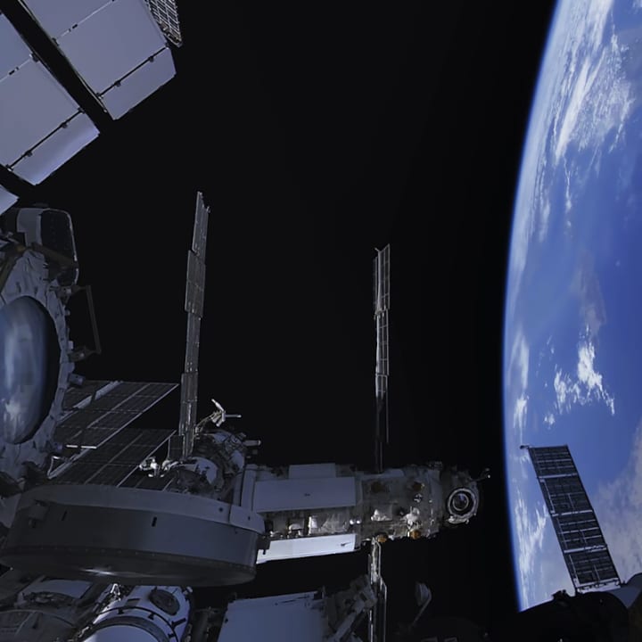 Space Explorers: La Estación Espacial Internacional - Nueva York - Tarjeta regalo - Imagen 5